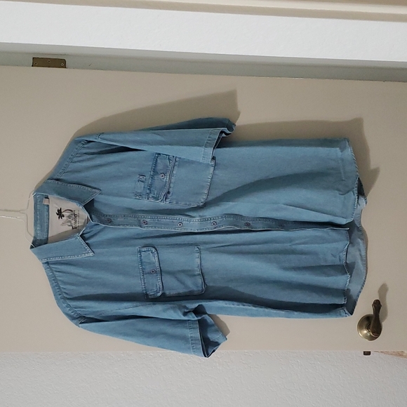 Short sleeve button up shirt - Picture 2 of 6